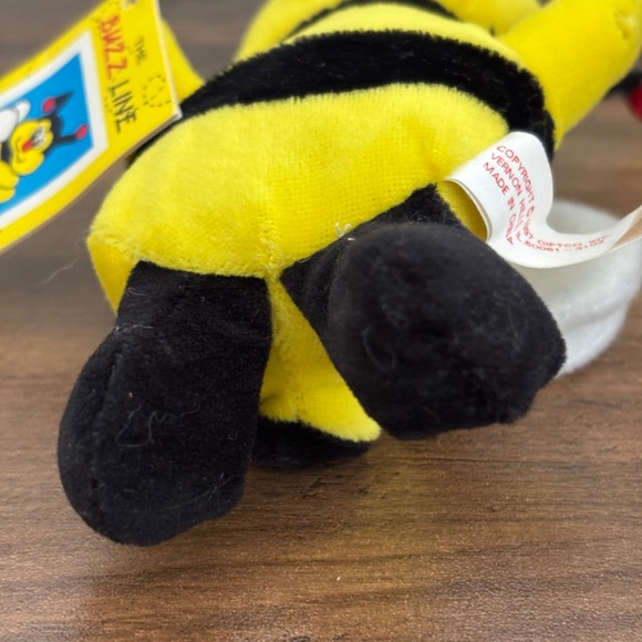 NWT Vintage The Buzz Line BEE Beanie Plush 5" Giftco 1997 Stuffed Animal NEW - Picture 7 of 8